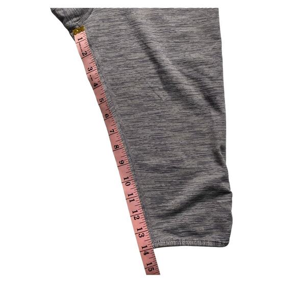 Lululemon Cropped Leggings Sz 4 Gray Striped Ruched Hem Capri Yoga Pants - Picture 7 of 9